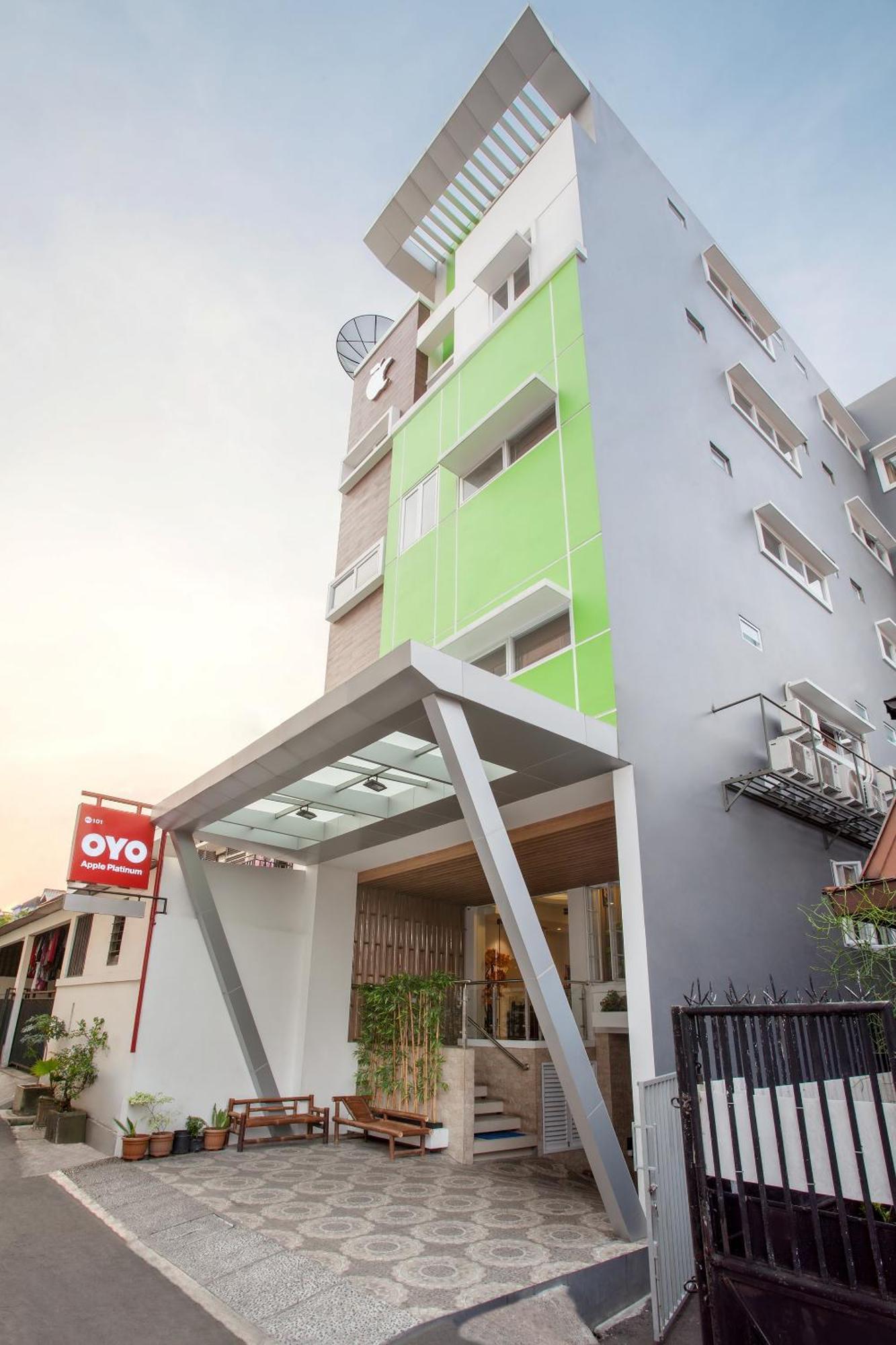 Super Oyo Flagship 101 Apple Platinum Hotel Джакарта Екстериор снимка